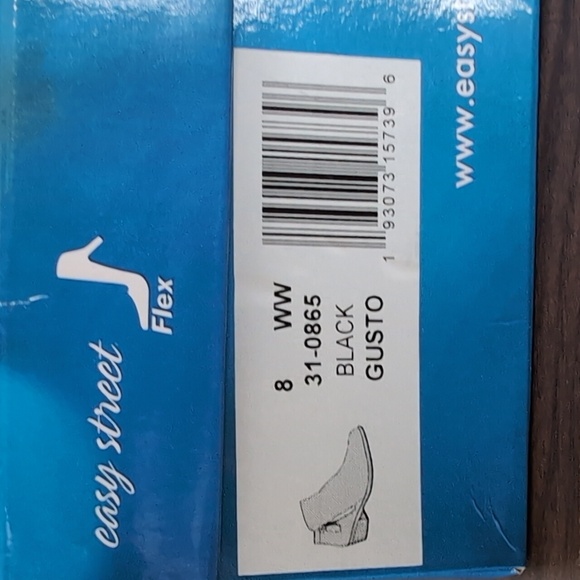 Easy Street Gusto Ankle Boots - Picture 2 of 2